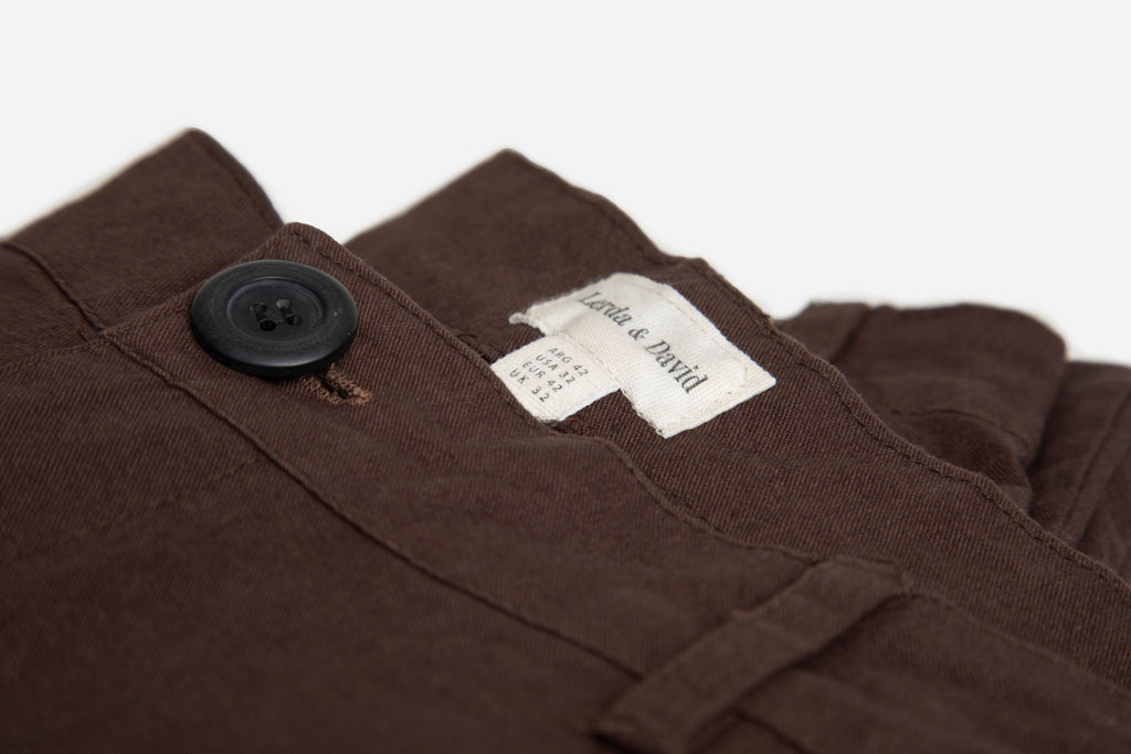 Pantalón Chino de Gabardina – Chocolate